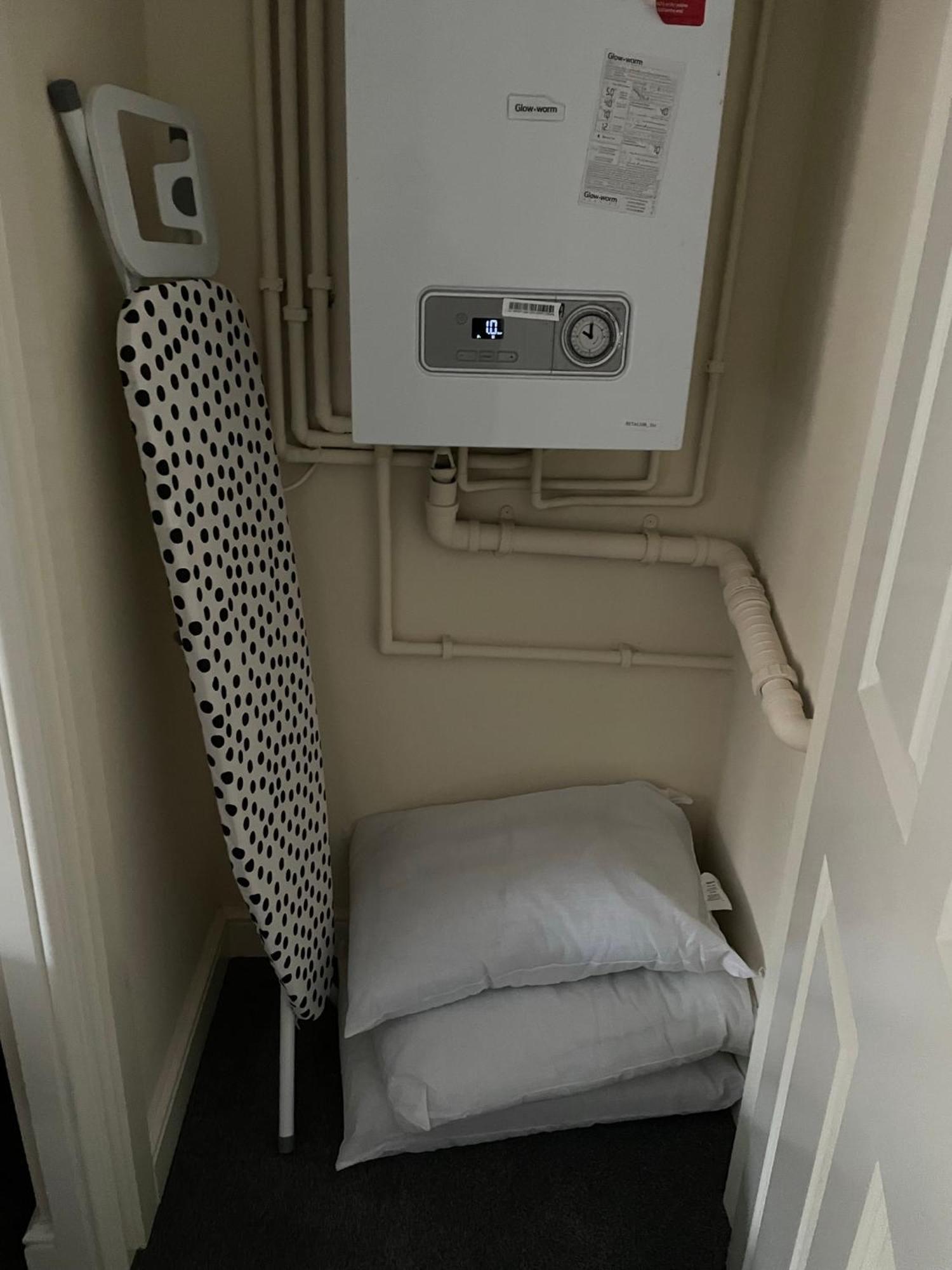 1 Hatton House 2 Bedroom 2 Bathroom Spacious Basement Flat Newark-on-Trent  Экстерьер фото